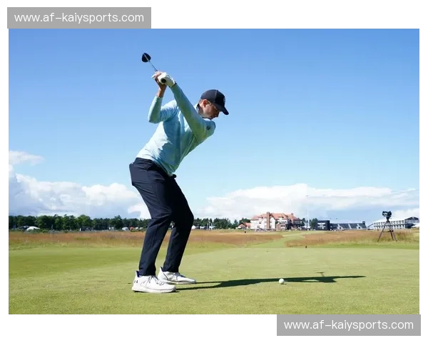 战报高尔夫：让每一次挥杆都成为传奇